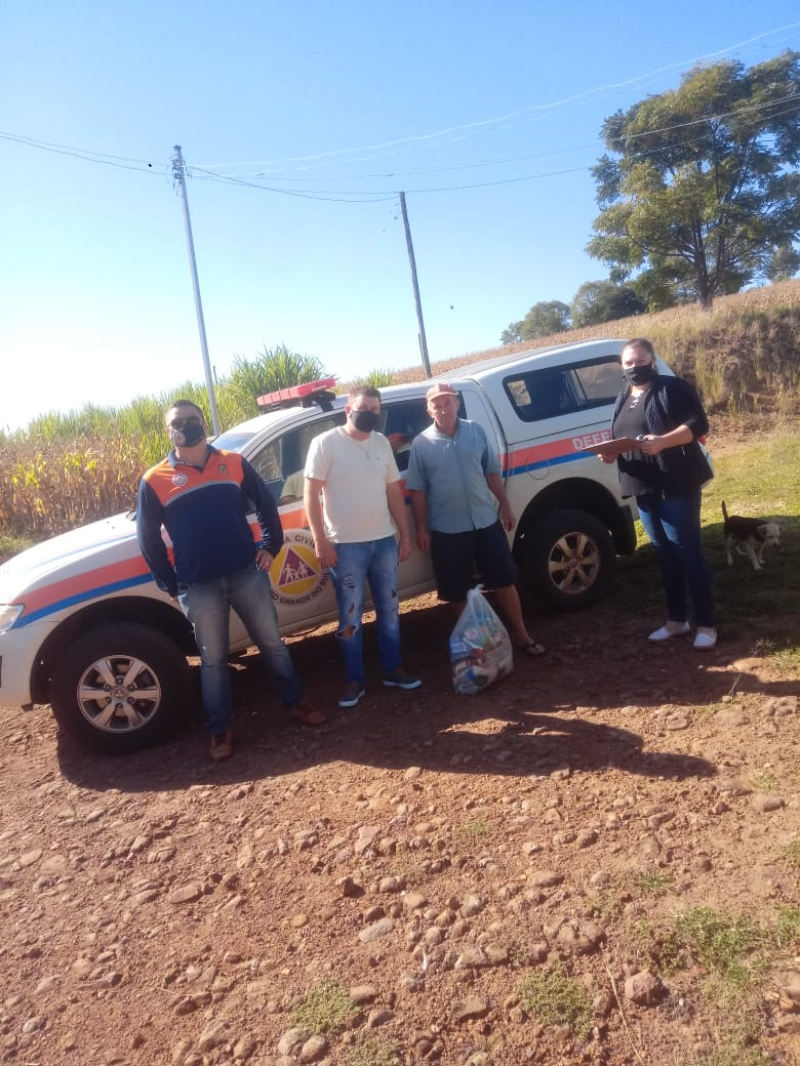 Administração Municipal realiza entrega de Cestas Básicas em parceria com a Defesa Civil
