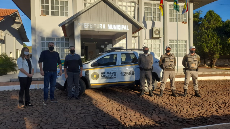 ENTREGA DE VIATURA PARA A BRIGADA MILITAR DO MUNICÍPIO DE SETE DE SETEMBRO