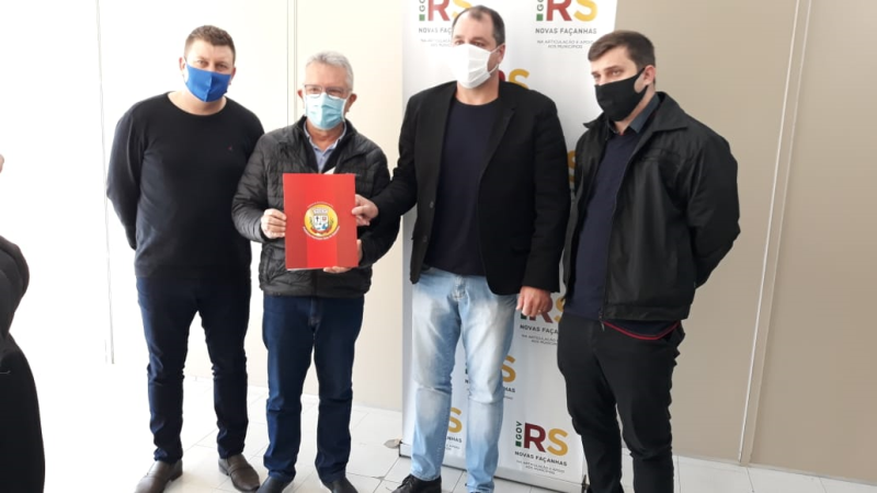 ADMINISTRAÇÃO PROTOCOLA PEDIDO DE RECAPEAMENTO DA VIA QUE LIGA O MUNICÍPIO