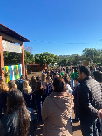 HORA C&Iacute;VICA A CARGO DA ESCOLA MUNICIPAL SARGENTO PEDRO KRINSKI