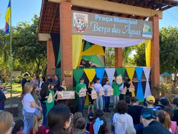 HORA CIVICA A CARGO DA ESCOLA ESTADUAL DE ENSINO MEDIO SAO ROQUE