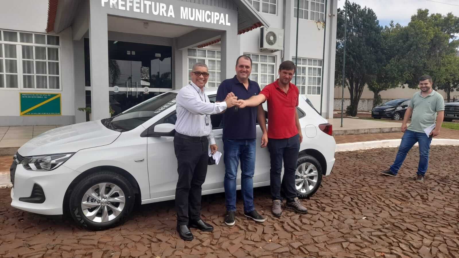 MUNICÍPIO RECEBE VEÍCULO ONIX ATRAVÉS DE RECURSO PRÓPRIO
