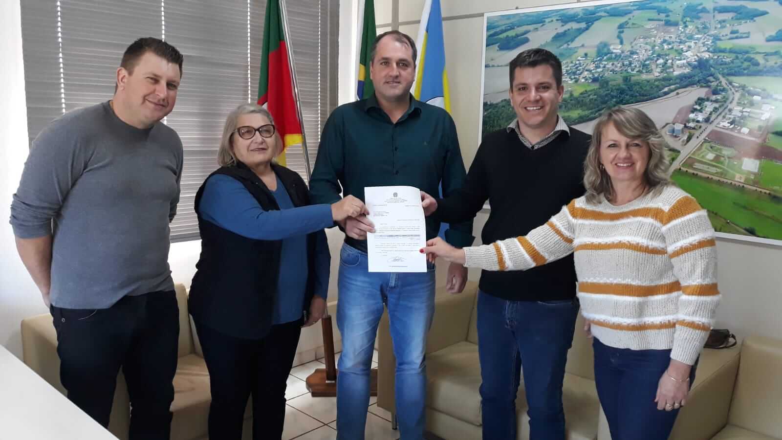 CHEFE DO EXECUTIVO RECEBE VISITA DE REPRESENTANTE DO DEPUTADO MARCIO BIOLCHI