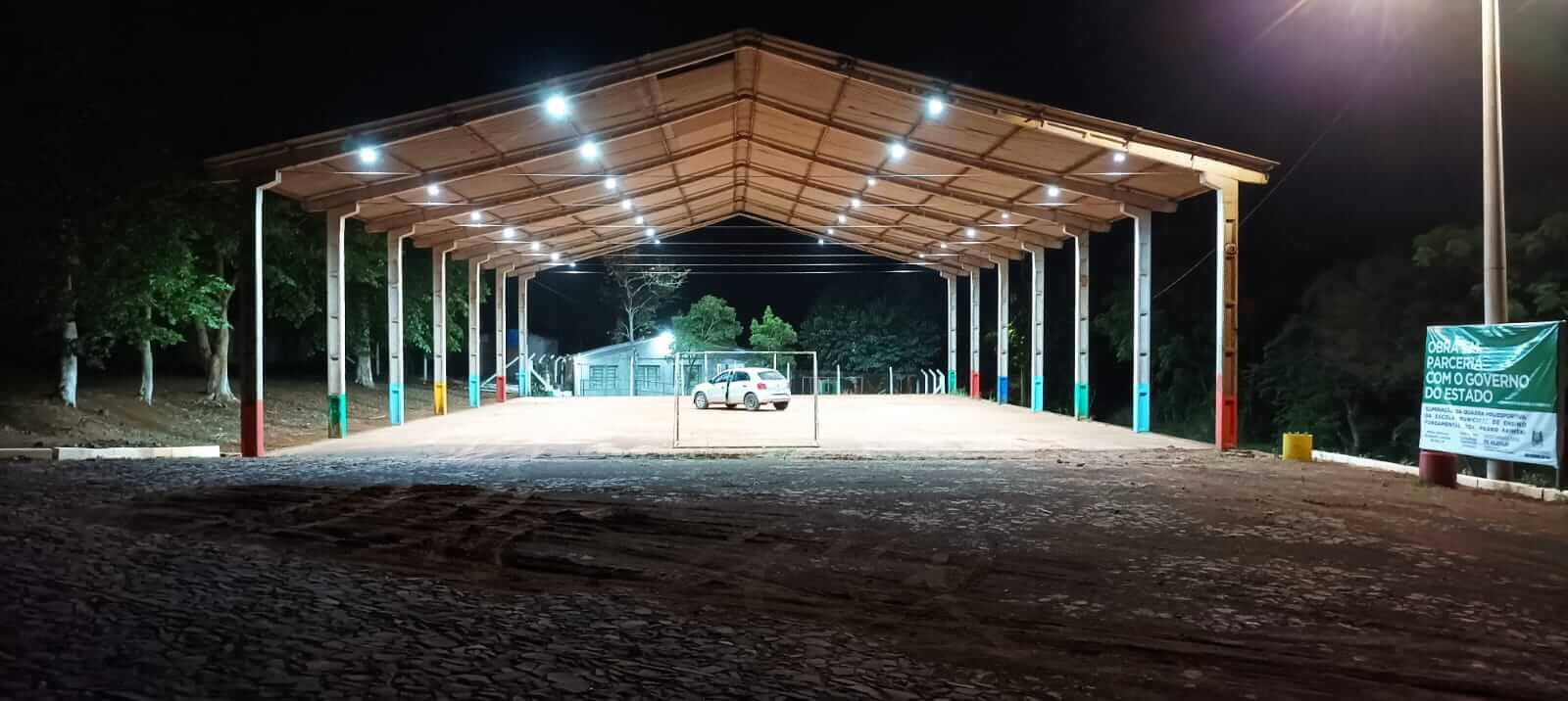  CONCLUSÃO DA OBRA DE ILUMINAÇÃO DA QUADRA ESPORTIVA DA E.M.E.F SGT. PEDRO KRINSKI