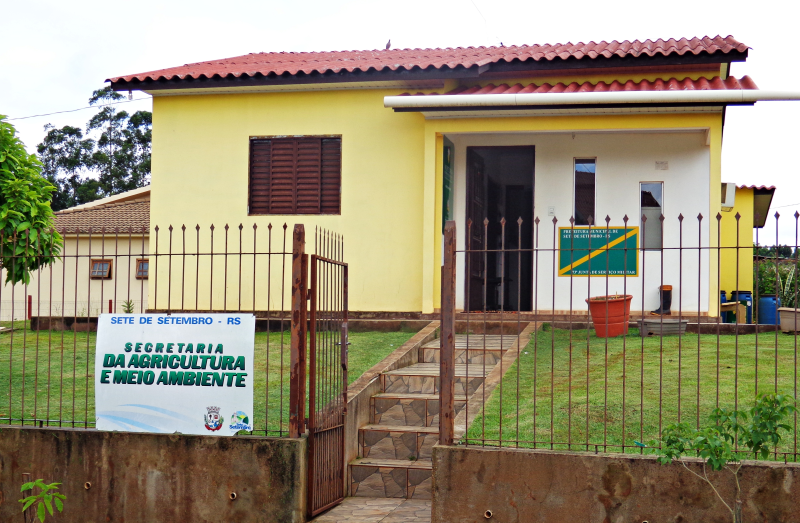 SECRETARIA MUNICIPAL DE AGRICULTURA E MEIO AMBIENTE DISPONIBILIZA INSEMINAÇÃO BOVINA GRATUITA ÀS PROPRIEDADES