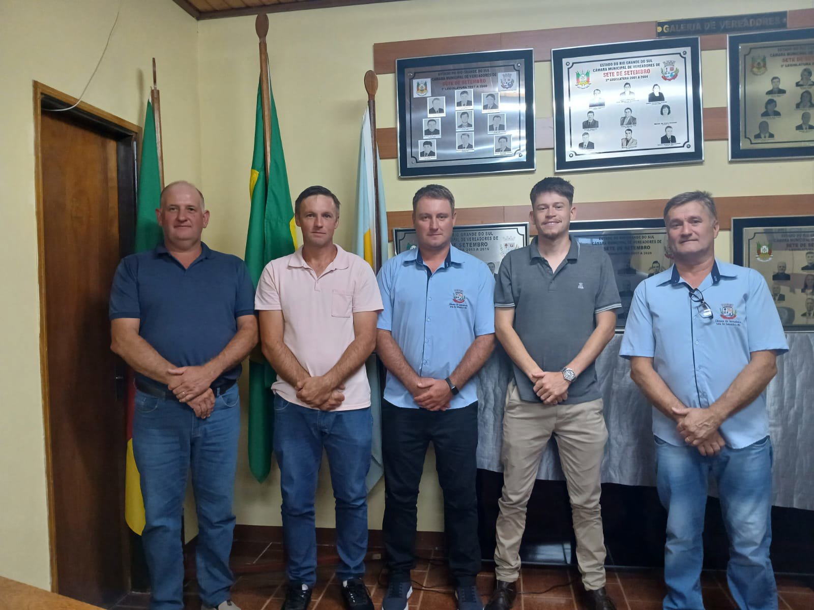 <p style="text-align: justify;" data-start="0" data-end="101">A C&acirc;mara Municipal comunica &agrave; comunidade a composi&ccedil;&atilde;o da nova Mesa Diretora para o exerc&iacute;cio de 2026.</p>
<p style="text-align: justify;" data-start="103" data-end="322">&nbsp;</p>