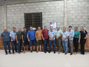 <p>5&ordf; Reuni&atilde;o Ordin&aacute;ria e 1&ordf; Reuni&atilde;o Interiorana s&atilde;o realizadas na Linha Estef&acirc;nia com inaugura&ccedil;&atilde;o da nova cancha de bocha</p>