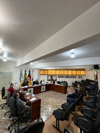 C&acirc;mara recebe Secretaria Municipal de Educa&ccedil;&atilde;o para reuni&atilde;o de trabalho