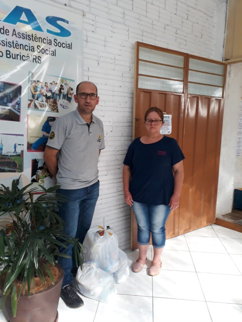Comercial Ivagaci doa alimentos para pessoas em situação de vulnerabilidade social