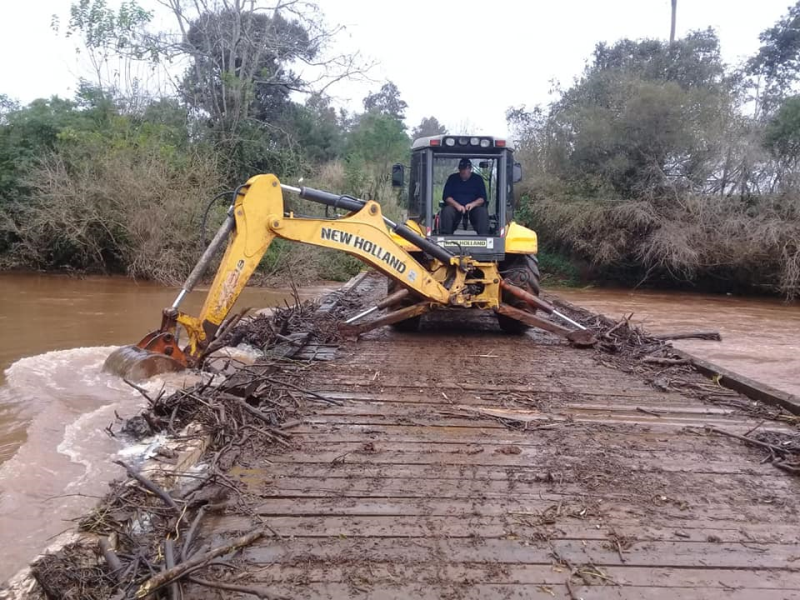 Limpeza da Ponte de Alpargatas 