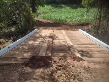 <p>Reforma de Ponte em Linha Ca&ccedil;ador</p>