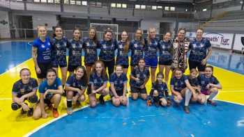 <p><strong>Escolinha de Futsal Feminina </strong></p>