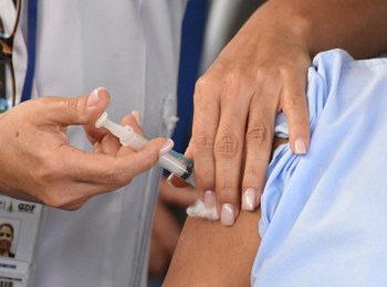 <p><strong>Vacina&ccedil;&atilde;o Contra o HPV Ampliada para Jovens de 15 a 19 Anos</strong></p>