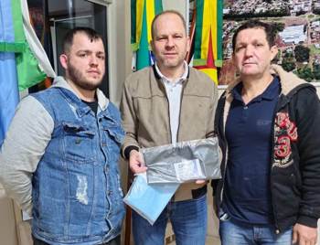 <p><strong>Prefeito Jo&atilde;ozinho Sehnem recebe empres&aacute;rios da Delivan Pl&aacute;sticos </strong></p>