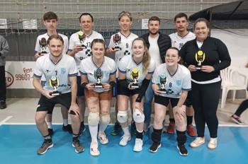 <p><strong>Praia Clube conquista o t&iacute;tulo da categoria V&ocirc;lei Misto </strong></p>
