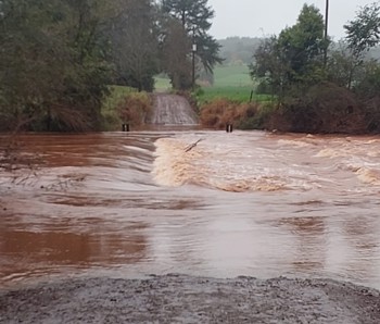 <p>Ponte de Alpargats foi interditada</p>