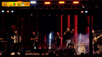 <p><strong>Rog&eacute;rio Magr&atilde;o &amp; Banda lota Centro de Boa Vista do Buric&aacute; </strong></p>