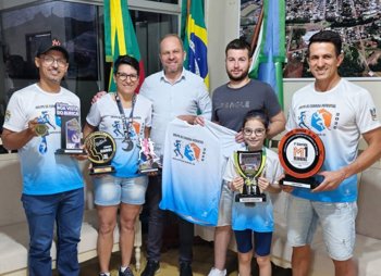 <p><strong><span style="font-size: 14.0pt;">Prefeitura recebe integrantes do Grupo Patriotas Runners </span></strong></p>