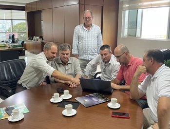 <p><strong><span style="font-size: 16.0pt;">Prefeito Jo&atilde;ozinho Sehnem se re&uacute;ne com dire&ccedil;&atilde;o da Cotrisal </span></strong></p>