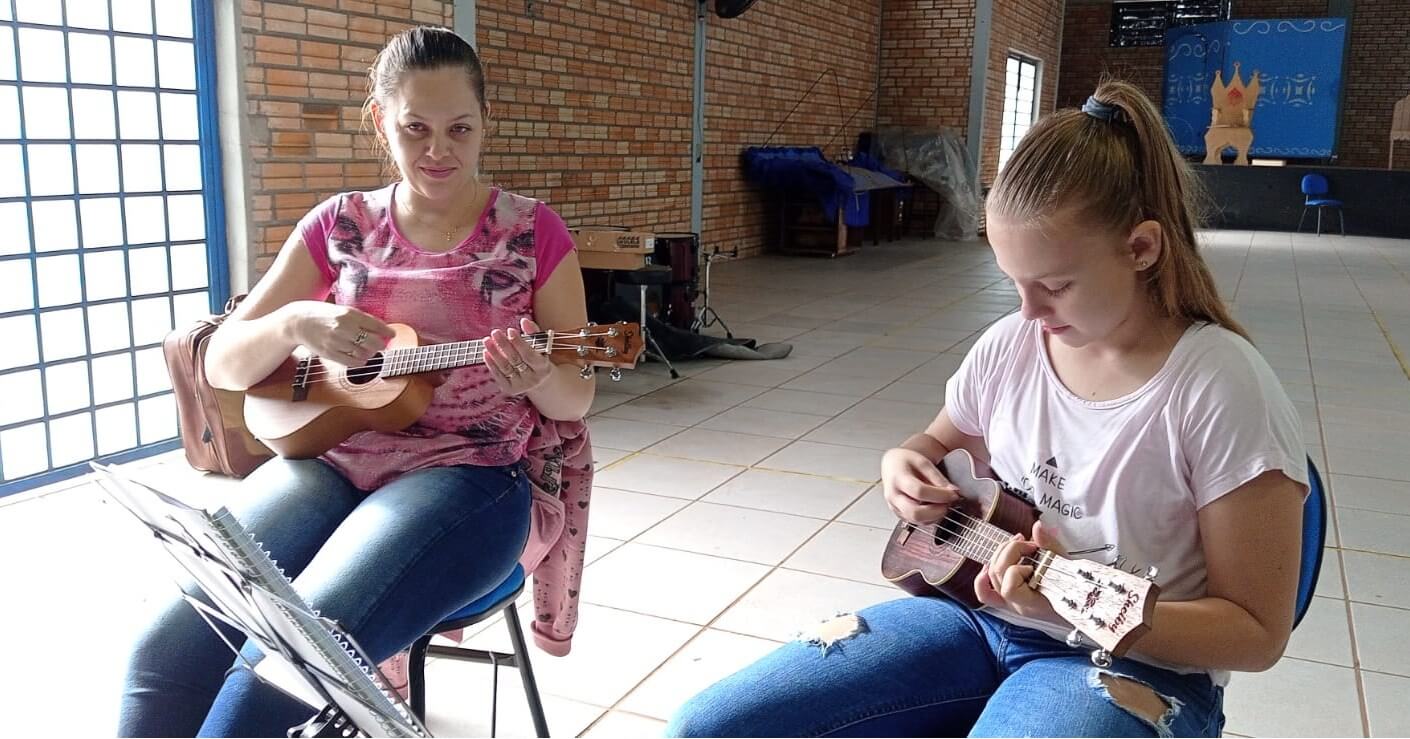 Oficinas de Música e Taekwondo