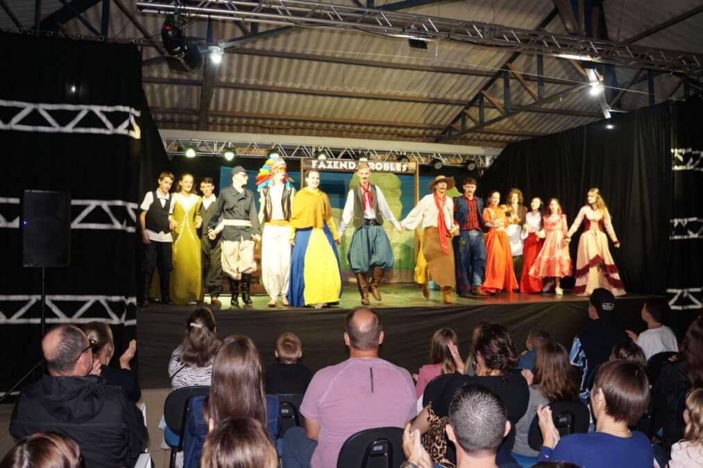 Grupo ATUARTE apresentou a peça Teatral “O Peão de Estância”